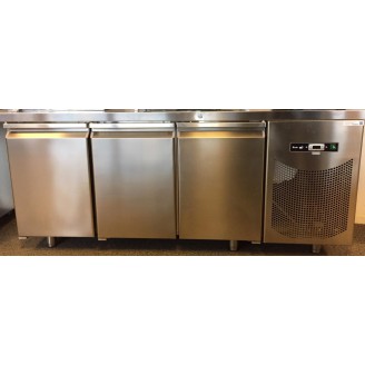Showroommodel Roeder 3-deurs koelwerkbank, R290