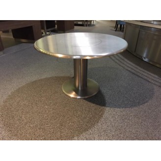 Occasion tafel met ge&iuml;ntegreerde teppanyaki plaat